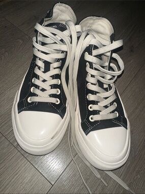 Article No. Black High-Top Canvas Sneakers with Light Grey Laces